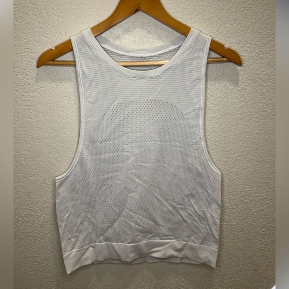 Lululemon athletica muscle tank Women's Top Sz 2 - Picture 1 of 9